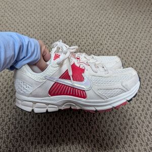 Women's Nike Vomero 5